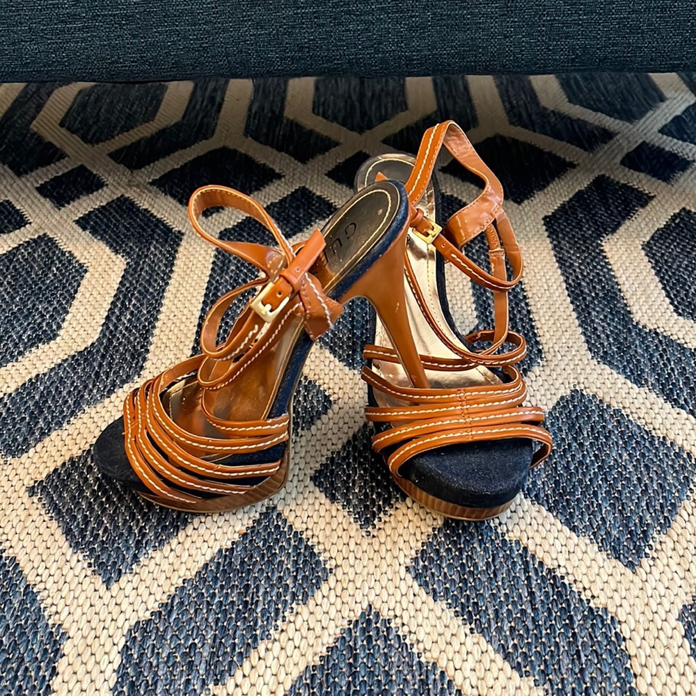 Guess heels size 6 1/2